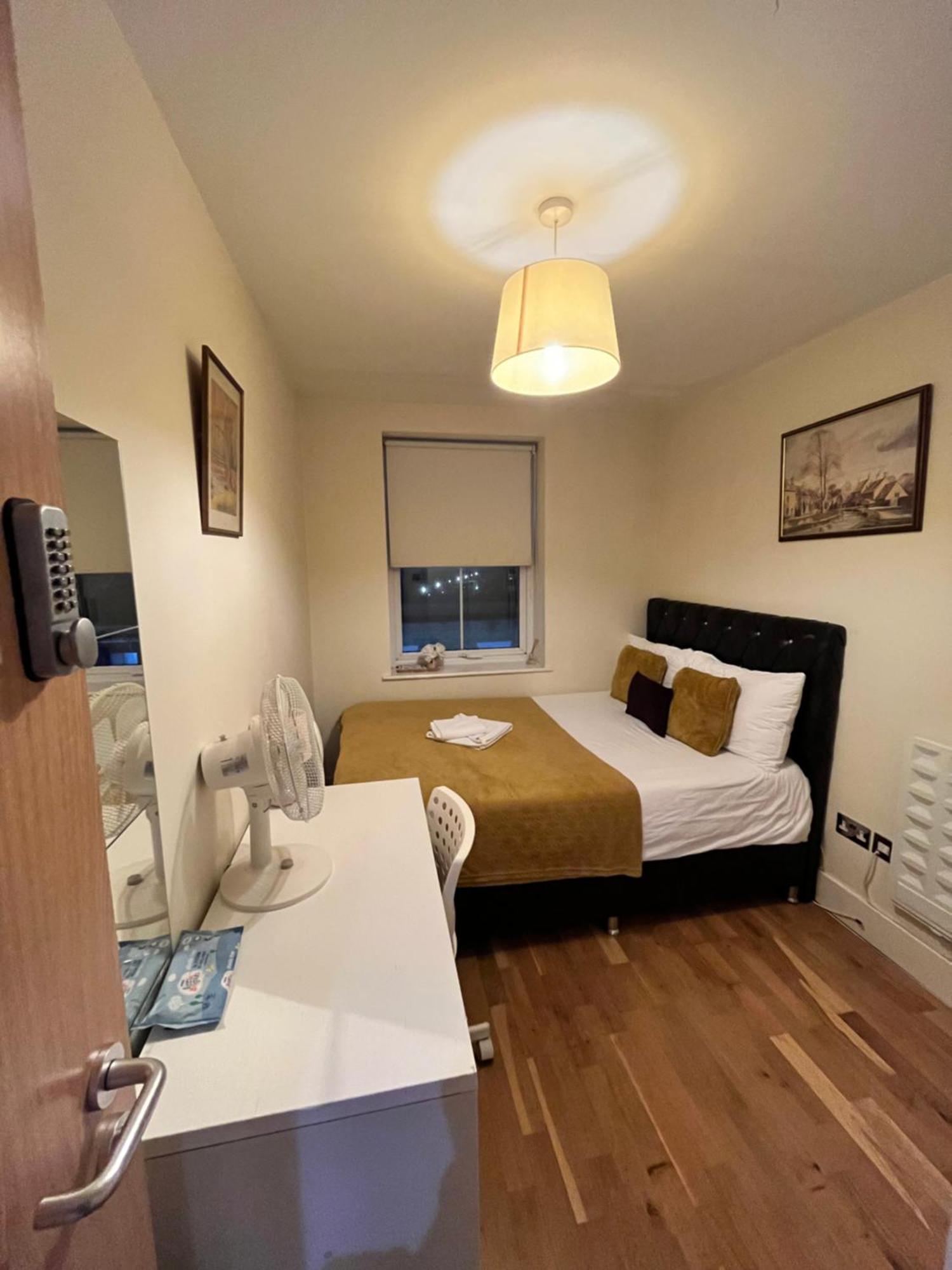 Metropolitan Coziness Private Bedrooms In Euston Station 161 London Eksteriør bilde