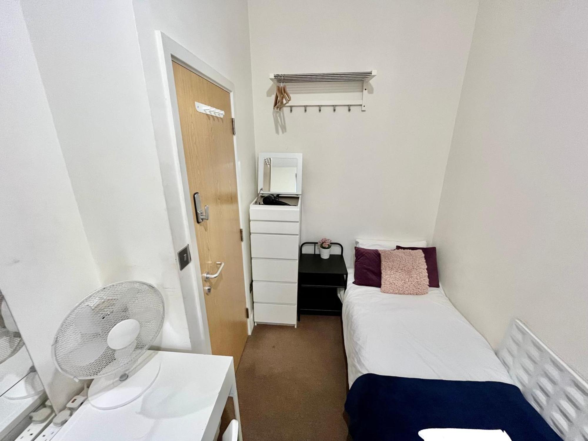 Metropolitan Coziness Private Bedrooms In Euston Station 161 London Eksteriør bilde